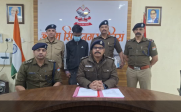 उत्तराखंड: रुद्रपुर में नकली आधार-पैन कार्ड बनाने वाले गिरोह का पर्दाफाश, जनसेवा केंद्र की आड़ में बन रहे थे फर्जी दस्तावेज, पुलिस ने किया गिरफ्तार