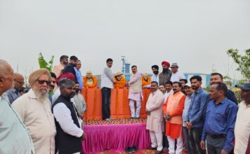किच्छा में पूर्व विधायक राजेश शुक्ला ने शहीद भगत सिंह, राजगुरु और सुखदेव थापर को दी श्रद्धांजलि, प्रतिमाओं का अनावरण कर दिया प्रेरणा का संदेश