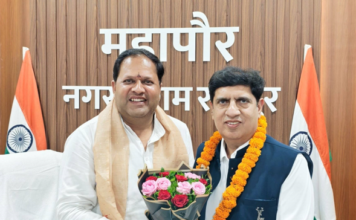 रुद्रपुर में मंत्री Pradeep Batra का जोरदार स्वागत, मेयर Vikas Sharma ने सड़क-नाला निर्माण को लेकर सौंपा 25 करोड़ का प्रस्ताव