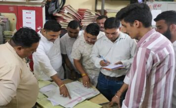 कैबिनेट मंत्री के छापे में खुली नगर पालिका की पोल, कई अफसर-कर्मचारी गायब, कार्यालय में मिली शराब की बोतलें