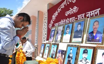 Kargil Vijay Diwas 2026: उत्तराखंड ने याद किए अपने वीर सपूत, शहीदों को दी गई श्रद्धांजलि, परिजन हुये सम्मानित