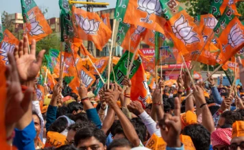 ‘क्या हम सिर्फ झंडे-डंडे उठाने के लिए हैं? बीजेपी के कई पदाधिकारियों का एक साथ इस्तीफा, मचा हड़कंप